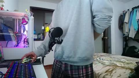 Esteban online show from January 2025 07:24:01 AM