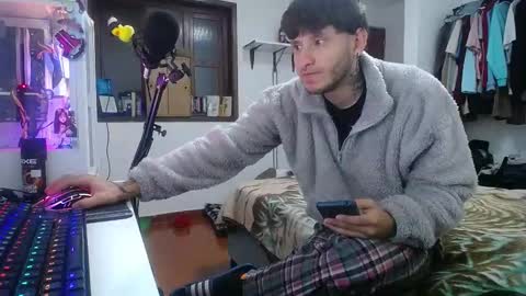 Esteban online show from January 2025 08:45:02 AM