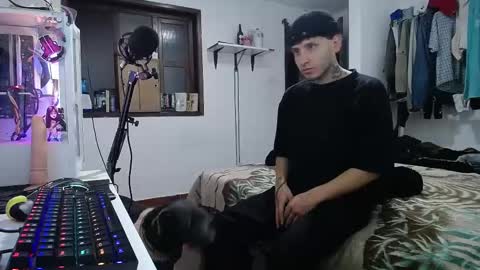 Esteban online show from January 2025 02:15:01 AM