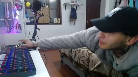 Esteban online show from January 2025 03:00:01 AM