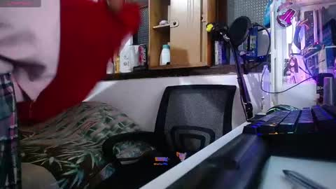 Esteban online show from February 2025 08:52:01 AM