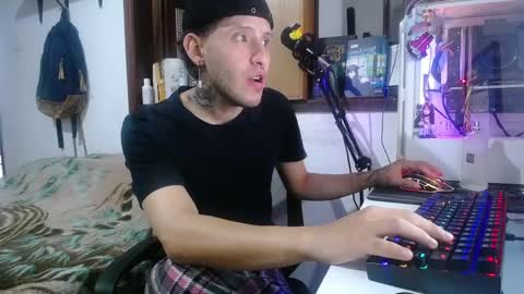 Esteban online show from February 2025 08:11:01 PM