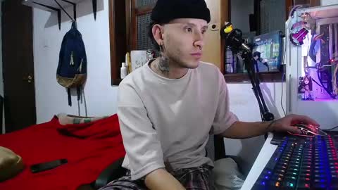 Esteban online show from March 2025 04:52:02 AM