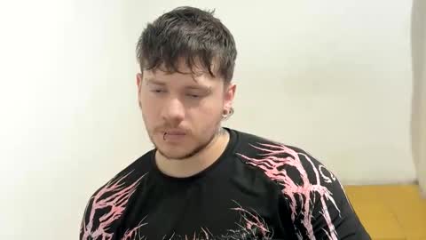 eskol212 online show from March 2026 06:25:02 PM