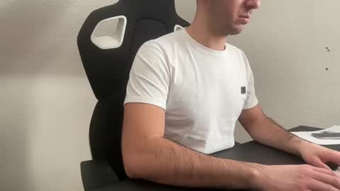 Snapshot of eskp chatting on March 2025 11:08:02 AM eskp online show from March 2025 11:08:02 AM