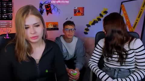 Snapshot of esma_shine chatting on October 2025 08:15:02 PM esma_shine online show from October 2025 08:15:02 PM