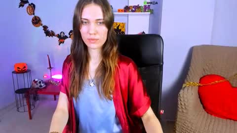 Snapshot of esma_shine chatting on October 2025 08:18:01 AM esma_shine online show from October 2025 08:18:01 AM