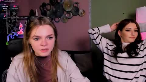 Snapshot of esma_shine chatting on November 2025 08:18:01 PM esma_shine online show from November 2025 08:18:01 PM