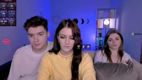 Snapshot of esma_shine chatting on November 2025 12:54:01 AM esma_shine online show from November 2025 12:54:01 AM