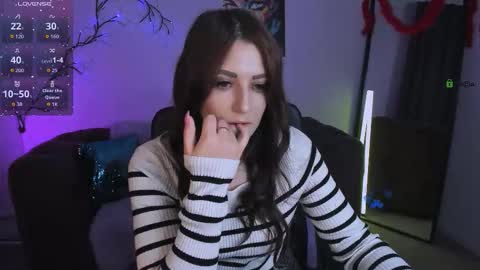 Snapshot of esma_shine chatting on November 2025 08:09:01 PM esma_shine online show from November 2025 08:09:01 PM