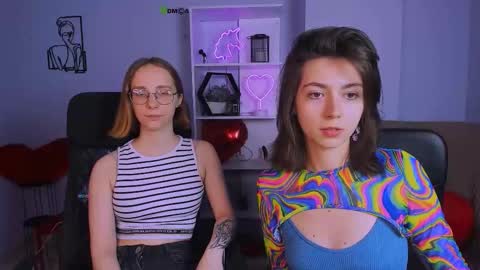 Snapshot of esma_shine chatting on November 2025 01:11:01 PM esma_shine online show from November 2025 01:11:01 PM