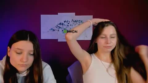 esme_moore_ online show from December 2025 07:53:01 PM