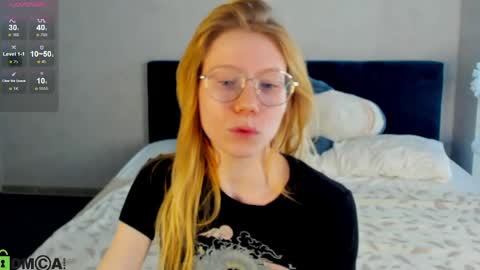 Esme Runn online show from May 2026 03:02:02 AM