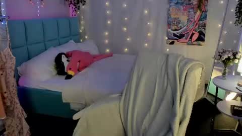 Esme Runn online show from June 2026 03:11:01 AM
