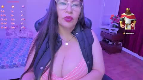esme online show from September 2025 07:14:02 PM