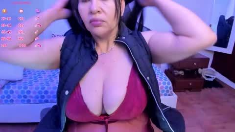 esme online show from October 2025 11:44:01 AM