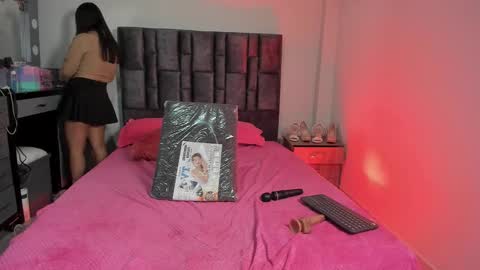 Perla online show from November 2025 06:02:02 AM