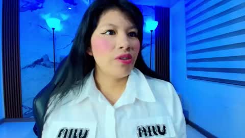 Snapshot of esmeraldachantre chatting on November 2025 11:32:02 AM Esmeralda online show from November 2025 11:32:02 AM