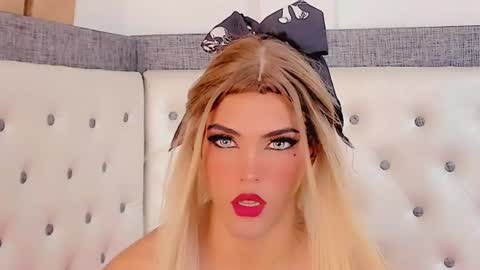 Snapshot of esmeraldasexycutee chatting on July 2026 06:45:01 PM esmeraldasexycutee online show from July 2026 06:45:01 PM