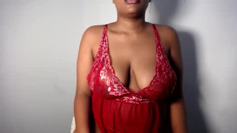 Snapshot of esmeray_ chatting on May 2026 11:38:02 AM Esme online show from May 2026 11:38:02 AM