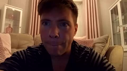 essexlad2022 online show from April 2026 01:03:01 AM