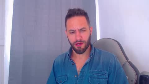 Snapshot of esteban7984068 chatting on December 2024 06:02:02 PM esteban online show from December 2024 06:02:02 PM