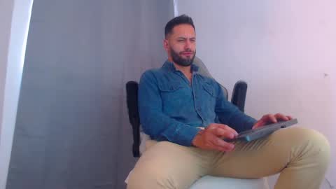 Snapshot of esteban7984068 chatting on January 2025 08:27:01 PM esteban online show from January 2025 08:27:01 PM