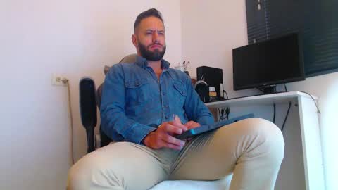 Snapshot of esteban7984068 chatting on February 2026 12:45:01 PM esteban online show from February 2026 12:45:01 PM