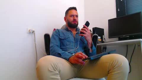 Snapshot of esteban7984068 chatting on March 2026 06:36:01 PM esteban online show from March 2026 06:36:01 PM