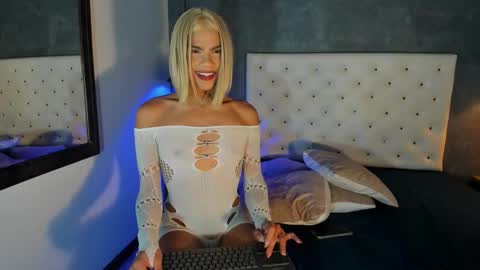 Snapshot of esteban_cor chatting on February 2026 03:12:02 AM Salome online show from February 2026 03:12:02 AM