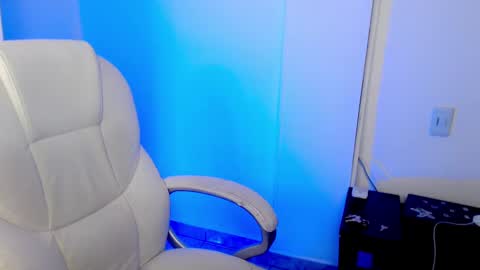 ESTEBAN online show from February 2025 02:16:01 AM