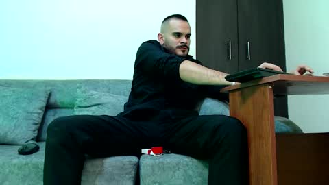 Snapshot of esteban_fer chatting on December 2025 08:29:01 PM Esteban Fernandez online show from December 2025 08:29:01 PM