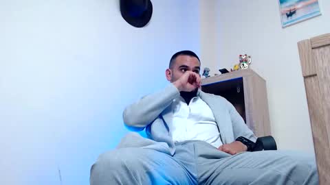 Snapshot of esteban_fer chatting on February 2026 03:43:01 AM Esteban Fernandez online show from February 2026 03:43:01 AM