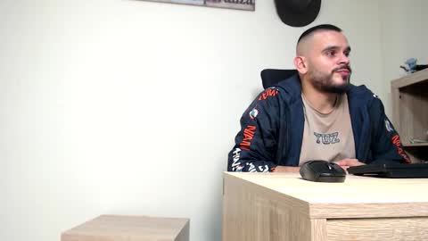 Snapshot of esteban_fer chatting on February 2026 03:36:02 AM Esteban Fernandez online show from February 2026 03:36:02 AM