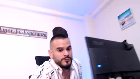 Snapshot of esteban_fer chatting on February 2026 01:57:02 AM Esteban Fernandez online show from February 2026 01:57:02 AM