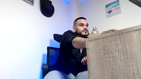 Snapshot of esteban_fer chatting on February 2026 04:09:02 AM Esteban Fernandez online show from February 2026 04:09:02 AM