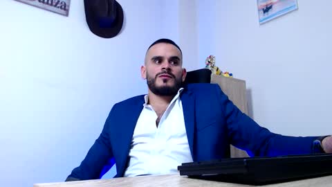 Snapshot of esteban_fer chatting on February 2026 04:54:02 AM Esteban Fernandez online show from February 2026 04:54:02 AM