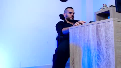 Snapshot of esteban_fer chatting on February 2026 04:12:02 AM Esteban Fernandez online show from February 2026 04:12:02 AM