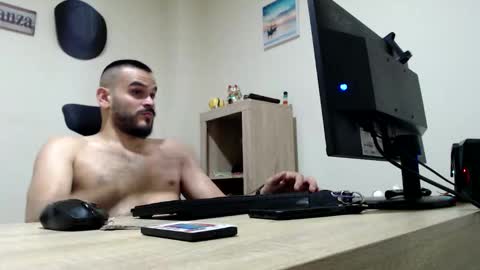 Snapshot of esteban_fer chatting on February 2026 02:45:01 AM Esteban Fernandez online show from February 2026 02:45:01 AM