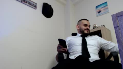 Snapshot of esteban_fer chatting on March 2026 06:14:01 AM Esteban Fernandez online show from March 2026 06:14:01 AM