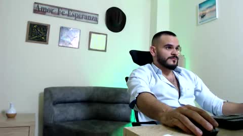 Esteban Fernandez online show from March 2026 07:45:01 AM