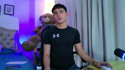 Snapshot of estebanperez_ chatting on June 2026 07:47:01 PM Esteban online show from June 2026 07:47:01 PM