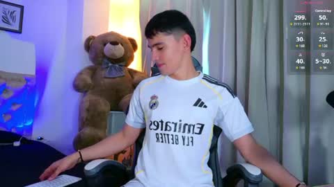 Snapshot of estebanperez_ chatting on June 2026 07:12:02 PM Esteban online show from June 2026 07:12:02 PM