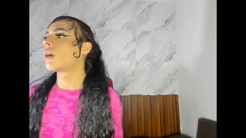 Snapshot of estefani_robles chatting on June 2026 11:27:02 PM estefani robles online show from June 2026 11:27:02 PM