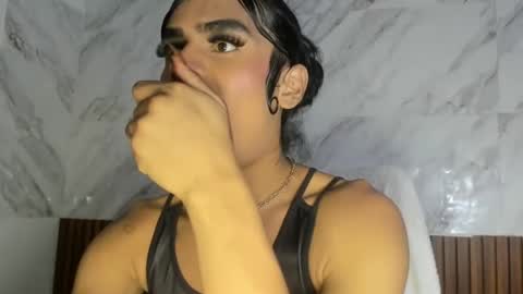 Snapshot of estefani_robles chatting on June 2026 12:57:01 AM estefani robles online show from June 2026 12:57:01 AM