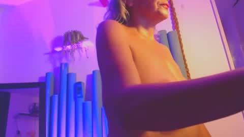 Snapshot of estelamaris1 chatting on March 2025 04:38:02 AM estelamaris online show from March 2025 04:38:02 AM