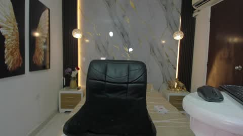 Snapshot of estephany_doll chatting on December 2024 12:45:02 AM Estephany online show from December 2024 12:45:02 AM