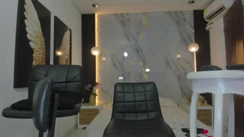 Snapshot of estephany_doll chatting on December 2024 05:51:01 PM Estephany online show from December 2024 05:51:01 PM