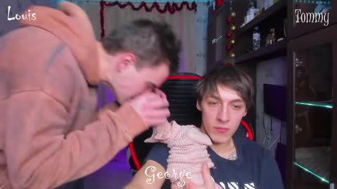 Snapshot of esthetics_boys chatting on January 2025 10:33:02 PM LOUIS online show from January 2025 10:33:02 PM