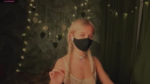 Sophia online show from March 2026 10:17:03 PM